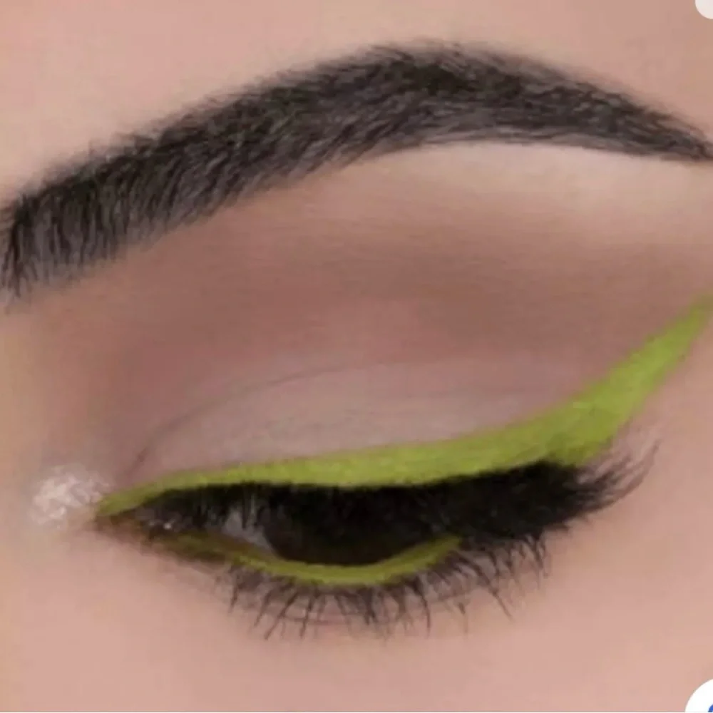 MONEY COUNTER💲Jeffree Star Automatic Eye Liner New in Box Green Eye Liner